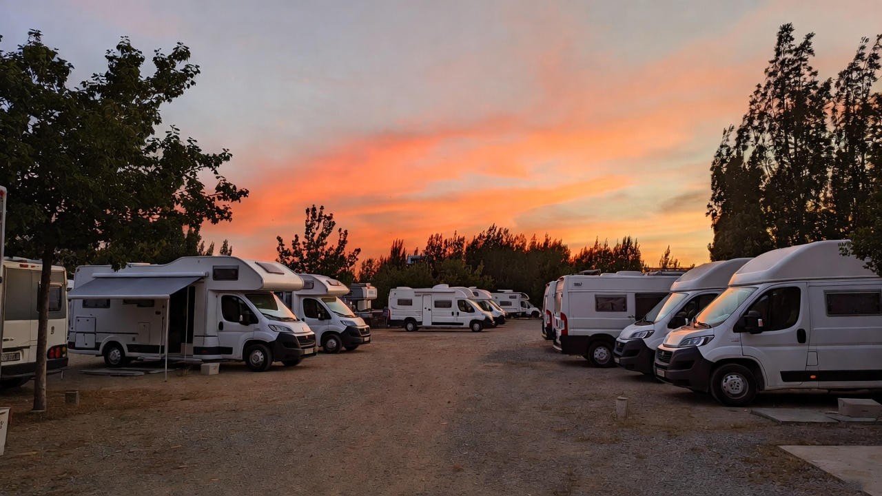 Las reglas no escritas de la vida camper: Cómo ser Buen Vecino de Ruta